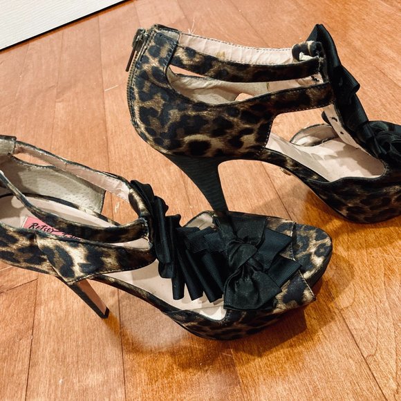 Betsey Johnson evening shoes / size 9/ heel height 5" - Picture 3 of 5